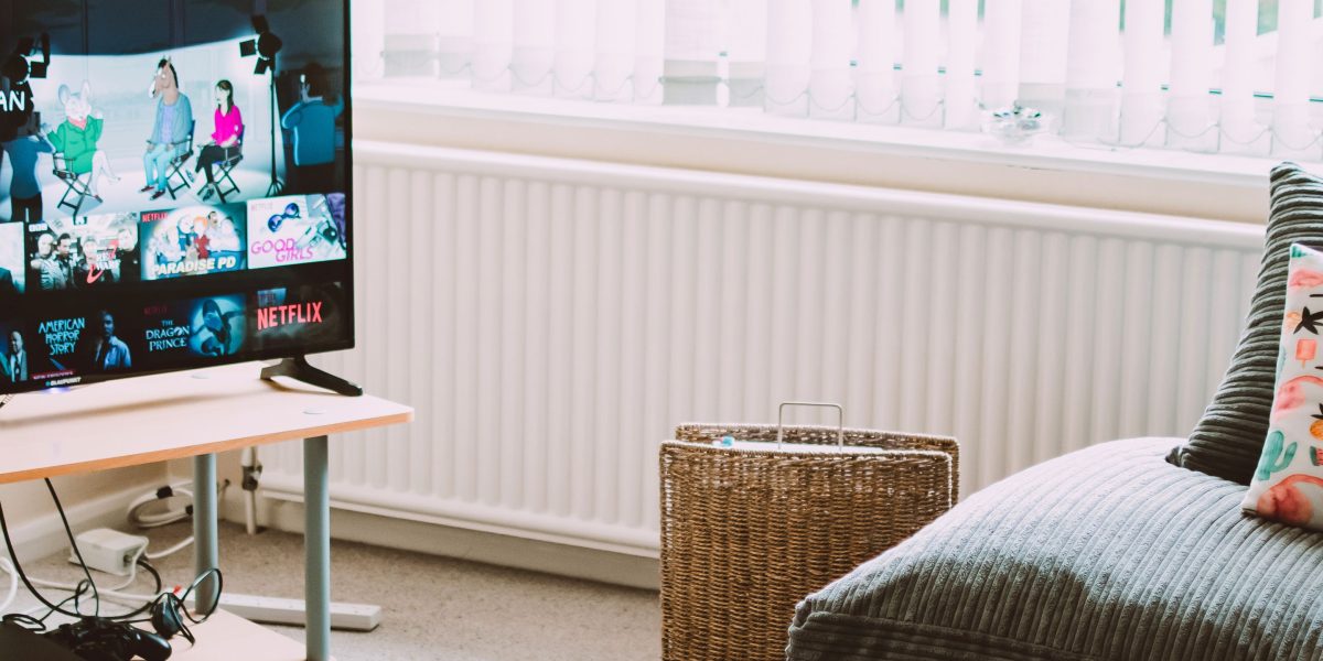 This guide explains how to plan, build and operate global live sports broadcasts so fans everywhere get a reliable, low-latency experience. It compares platform...